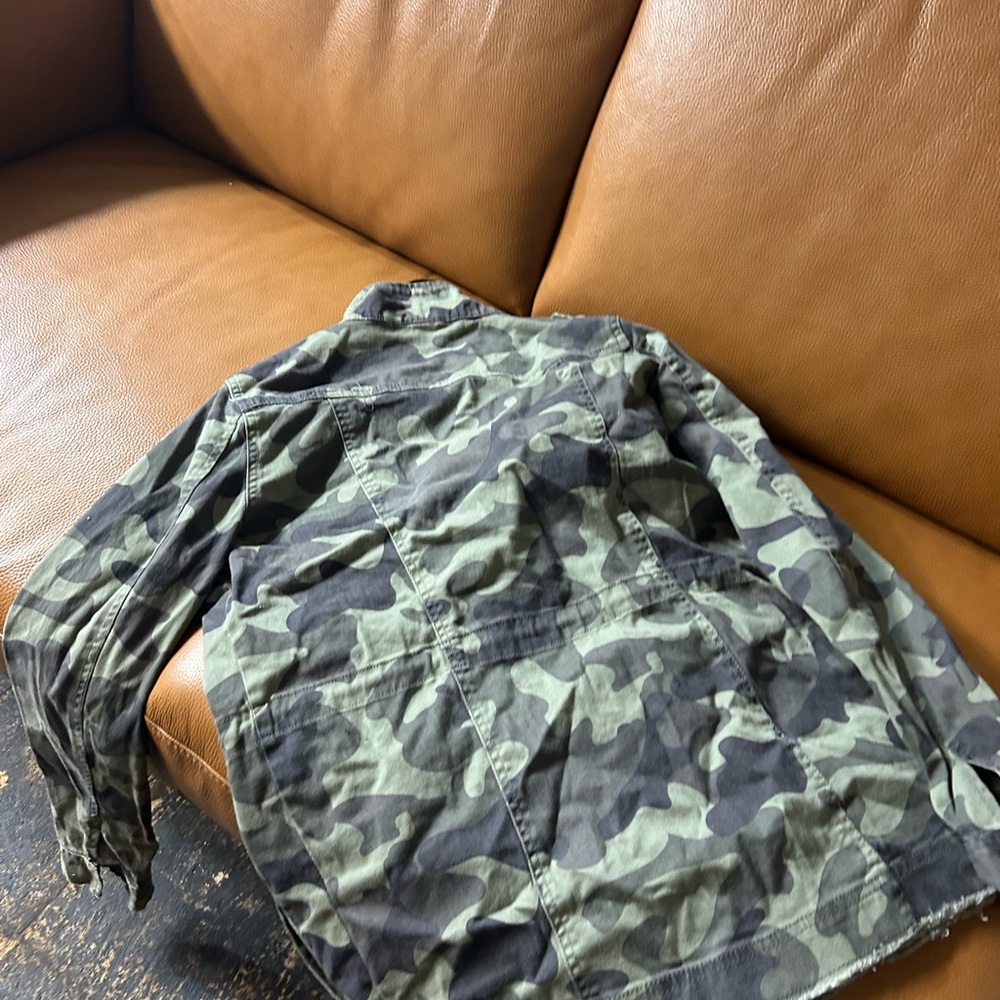 Lightweight camouflage women’s jacket size small - Picture 2 of 2